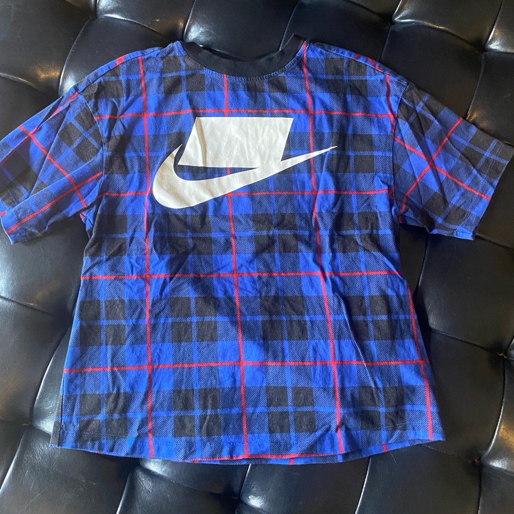 Like New Nike Women’s shirt size small
